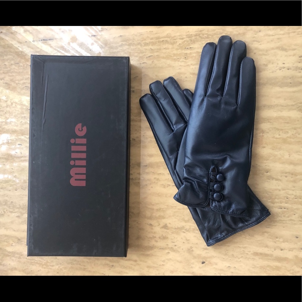 millie Authentic Sheep Leather Button Gloves